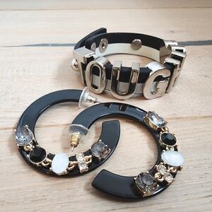 Vintage BCBG Jewelry Black and White TOUGH❤️ Bracelet & Earrings Set
